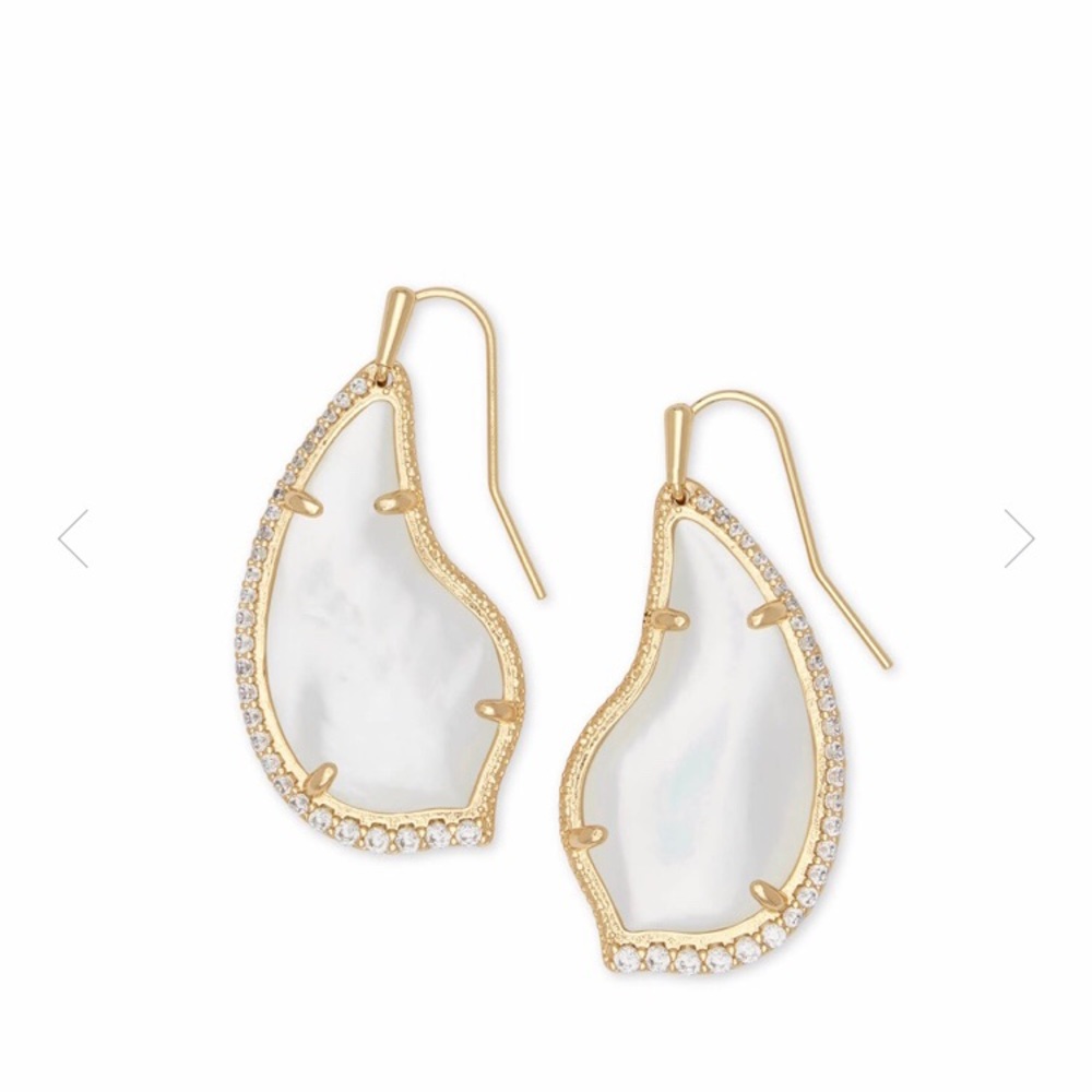 New Kendra Scott Tulip Earrings in Rose Gold